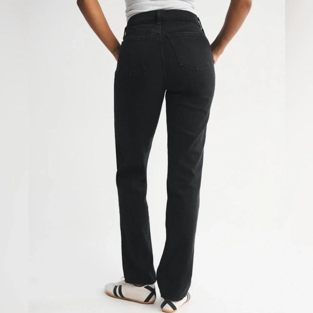Abercrombie & Fitch Women's
Curve Love Mid Rise 90s Straight Black Jean Size 26 - Picture 4 of 6
